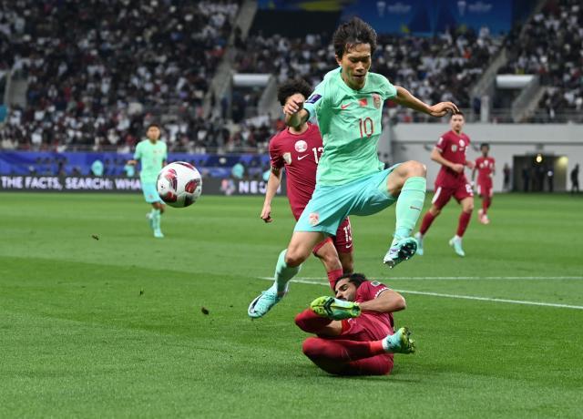 星空体育在线登录-严益唯：两国脚闪耀申花菱形中场或给伊万底气