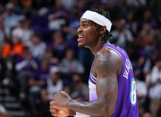 星空体育官网-热火锋线问题被暴露 范德比尔特进入莱利引援雷达